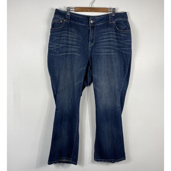 Lane Bryant Size 20 Petite Distinctly Boot Cut 5-Pocket Jeans Blue Dark Wash - Picture 1 of 4
